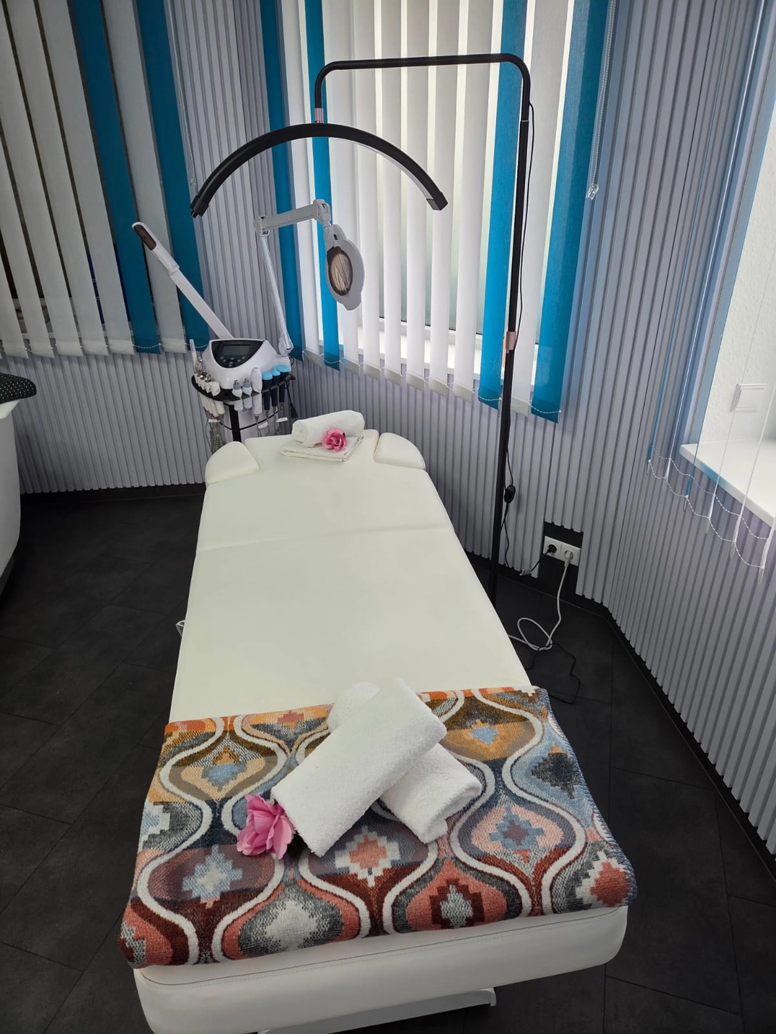 Simone´s Wohlfühleck - Fußpflege, Kosmetik & Spa - Behandlungsraum/Massageliege